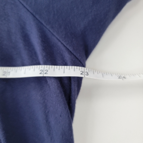 Lane Bryant Navy Blue V-neck T Size 18/20 EUC - Picture 5 of 7